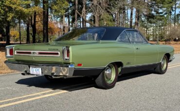 Plymouth-GTX-1969-Sedan-2