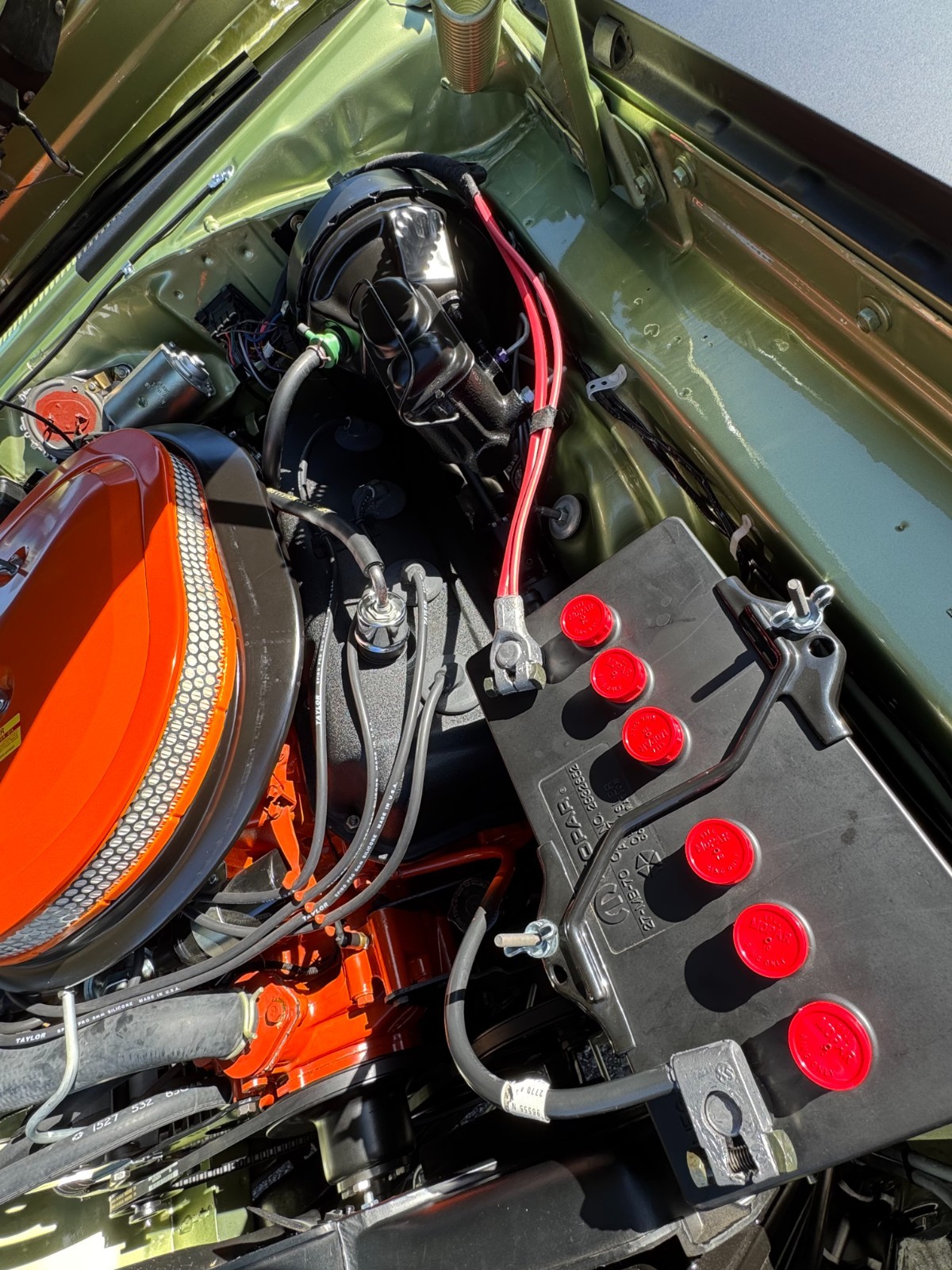 Plymouth-GTX-1969-Sedan-23