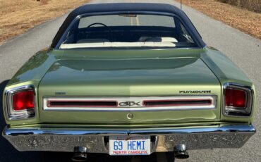 Plymouth-GTX-1969-Sedan-3