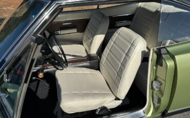 Plymouth-GTX-1969-Sedan-9