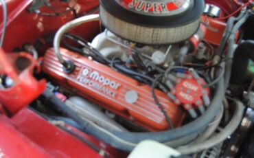 Plymouth-Gtx-1968-Red-White-2