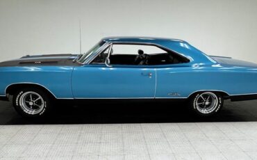 Plymouth-Gtx-1969-Blue-Fire-Metallic-Black-1