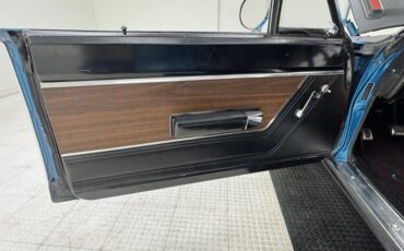 Plymouth-Gtx-1969-Blue-Fire-Metallic-Black-14