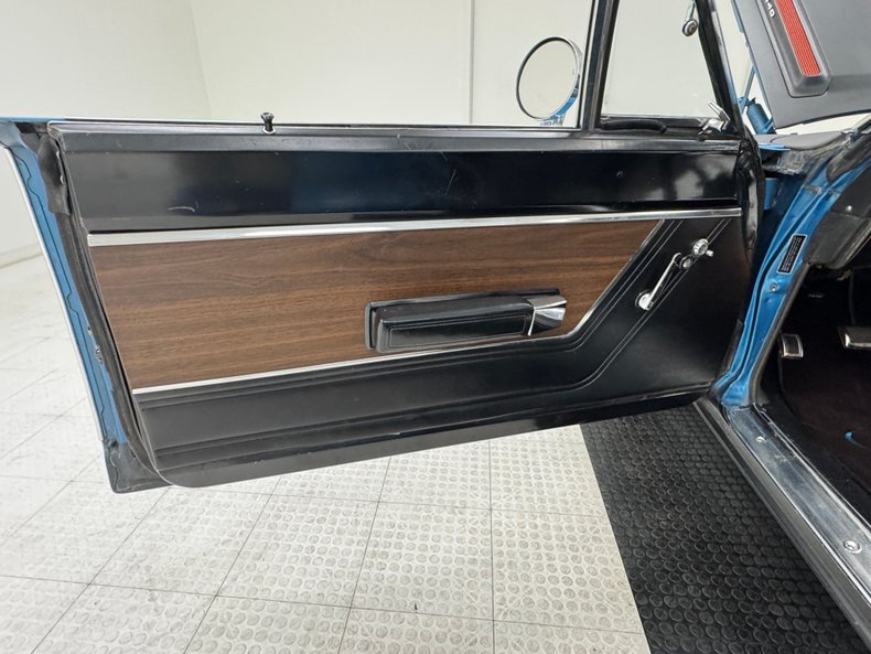 Plymouth-Gtx-1969-Blue-Fire-Metallic-Black-14