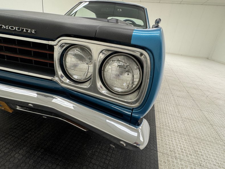 Plymouth-Gtx-1969-Blue-Fire-Metallic-Black-22