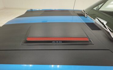 Plymouth-Gtx-1969-Blue-Fire-Metallic-Black-25