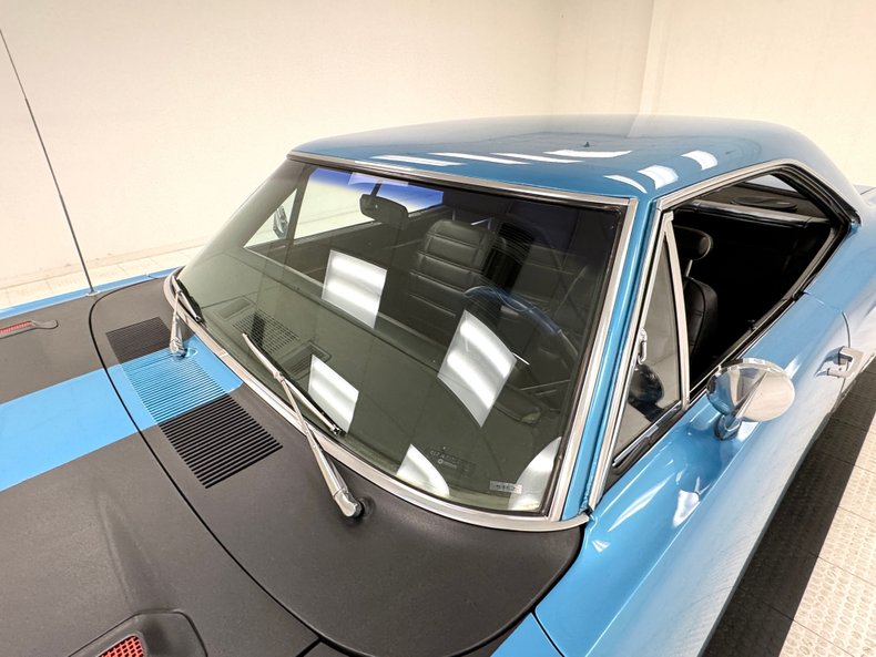 Plymouth-Gtx-1969-Blue-Fire-Metallic-Black-26