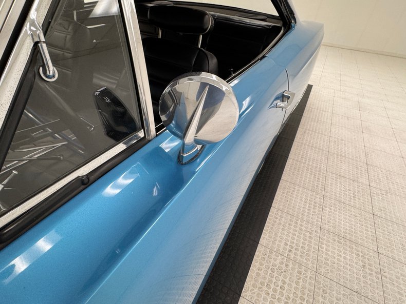 Plymouth-Gtx-1969-Blue-Fire-Metallic-Black-28