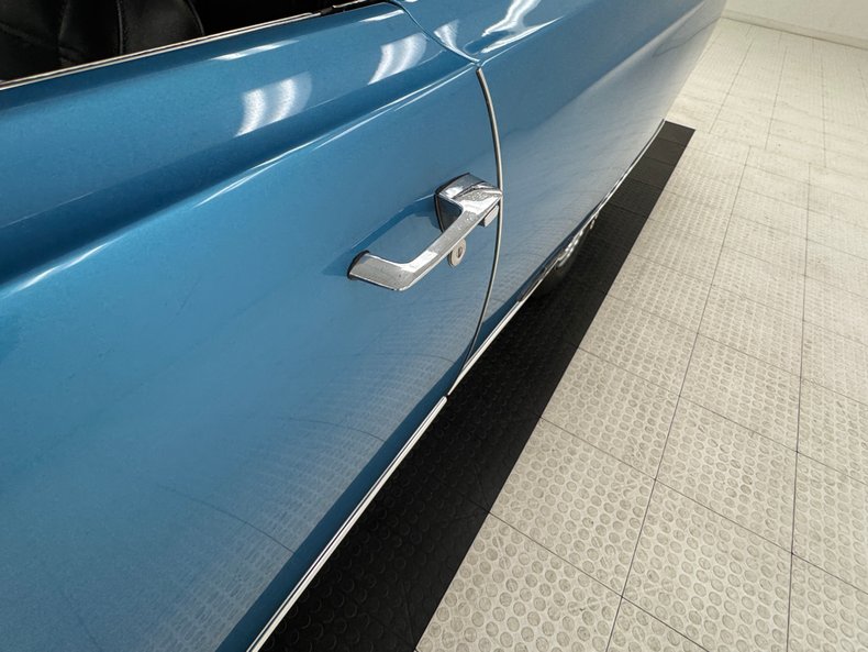 Plymouth-Gtx-1969-Blue-Fire-Metallic-Black-29