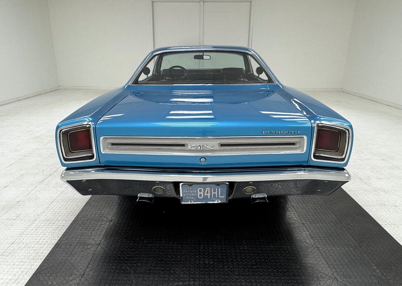 Plymouth-Gtx-1969-Blue-Fire-Metallic-Black-3