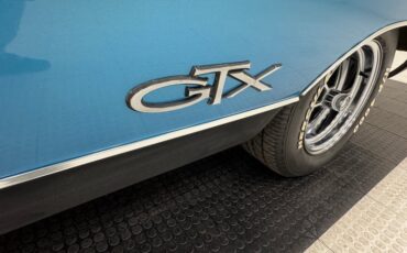 Plymouth-Gtx-1969-Blue-Fire-Metallic-Black-30