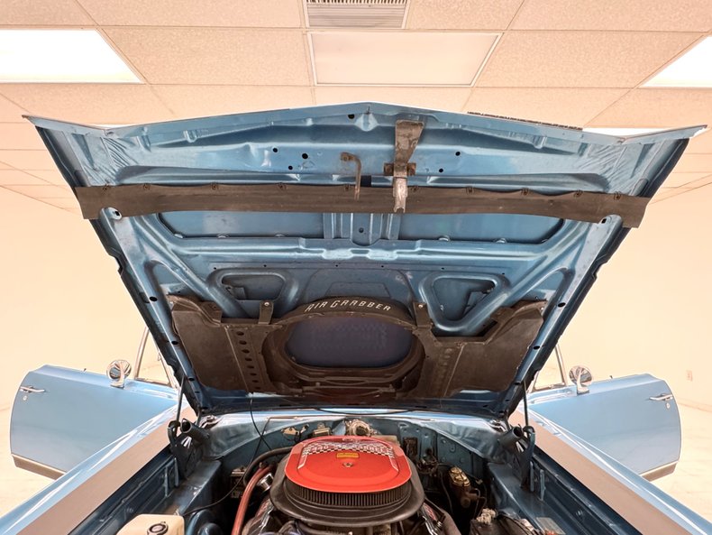 Plymouth-Gtx-1969-Blue-Fire-Metallic-Black-43