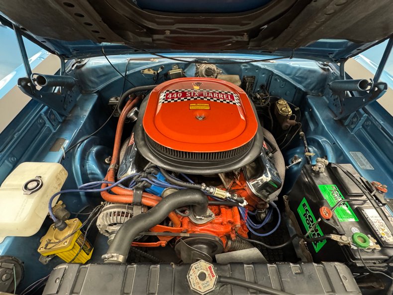 Plymouth-Gtx-1969-Blue-Fire-Metallic-Black-46