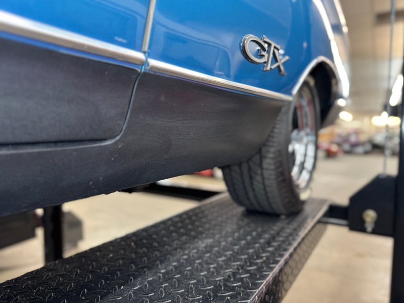 Plymouth-Gtx-1969-Blue-Fire-Metallic-Black-8