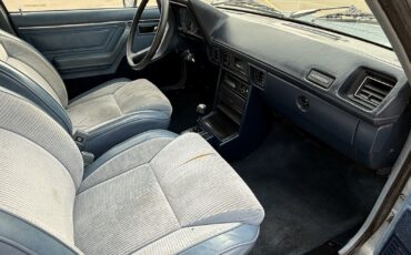 Plymouth-Horizon-1987-10