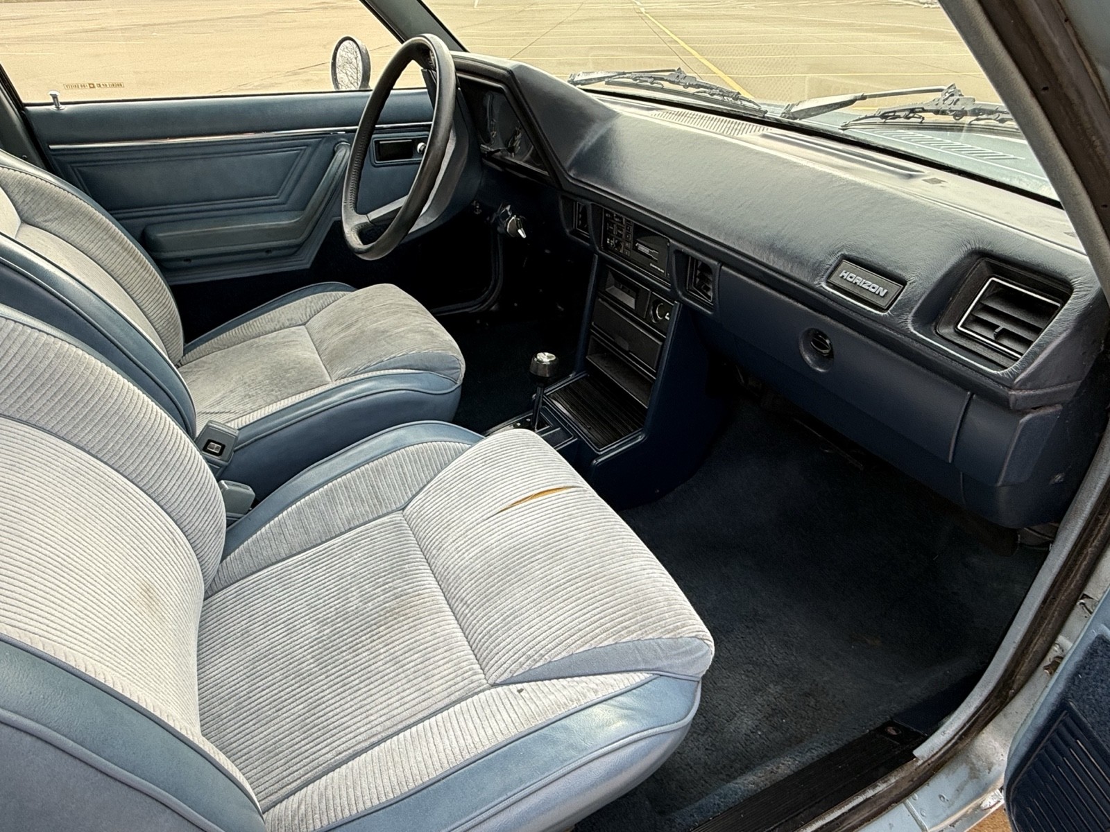 Plymouth-Horizon-1987-10