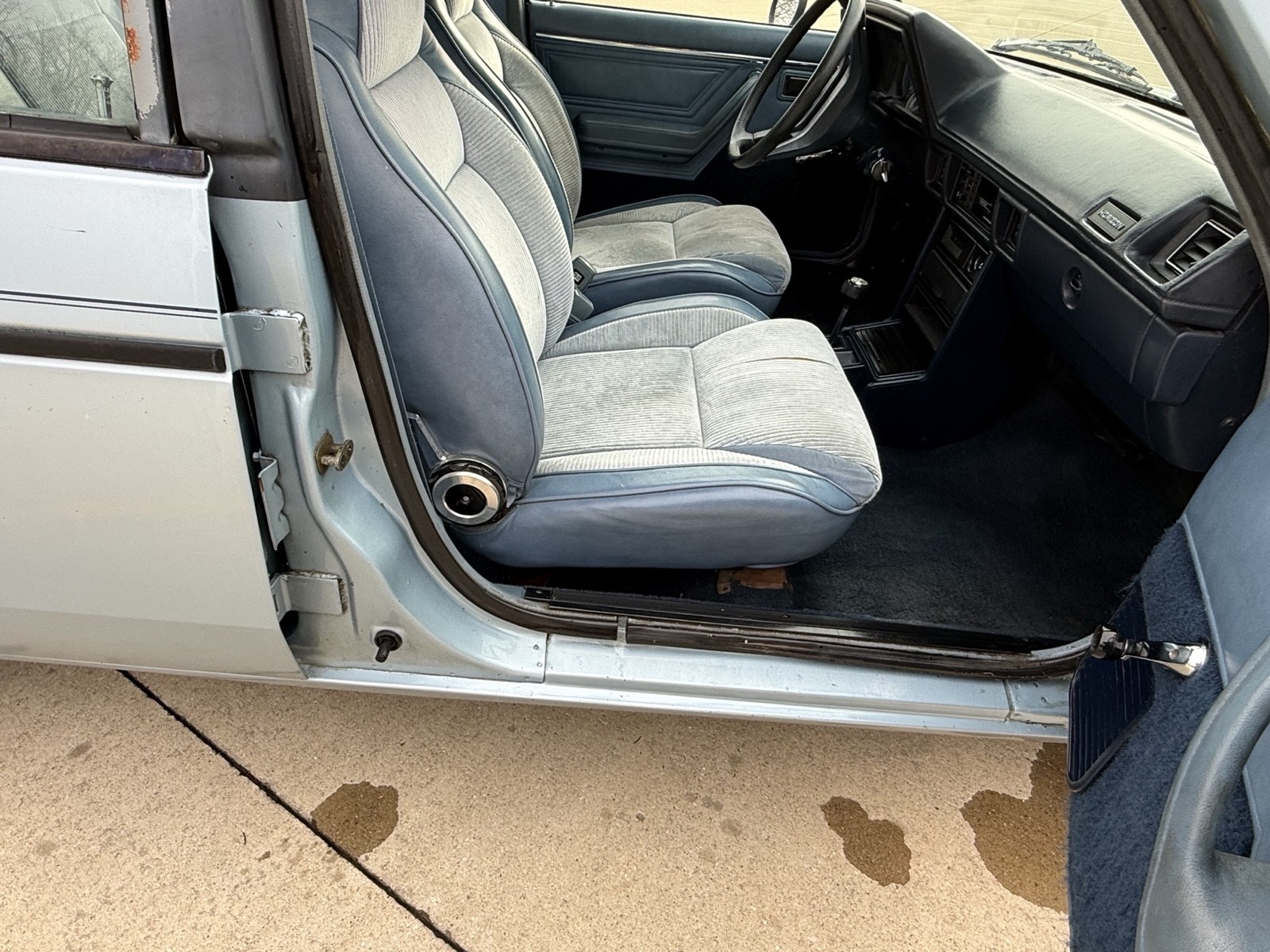 Plymouth-Horizon-1987-9