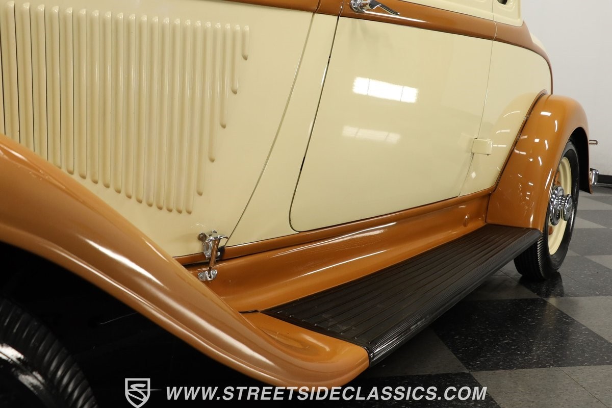 Plymouth-PD-1933-Coupe-21