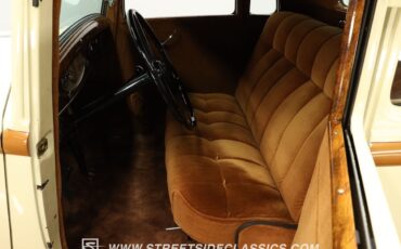 Plymouth-PD-1933-Coupe-34