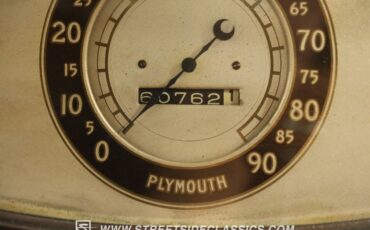 Plymouth-PD-1933-Coupe-37