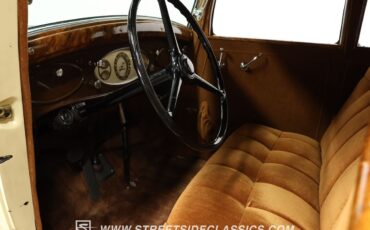 Plymouth-PD-1933-Coupe-4