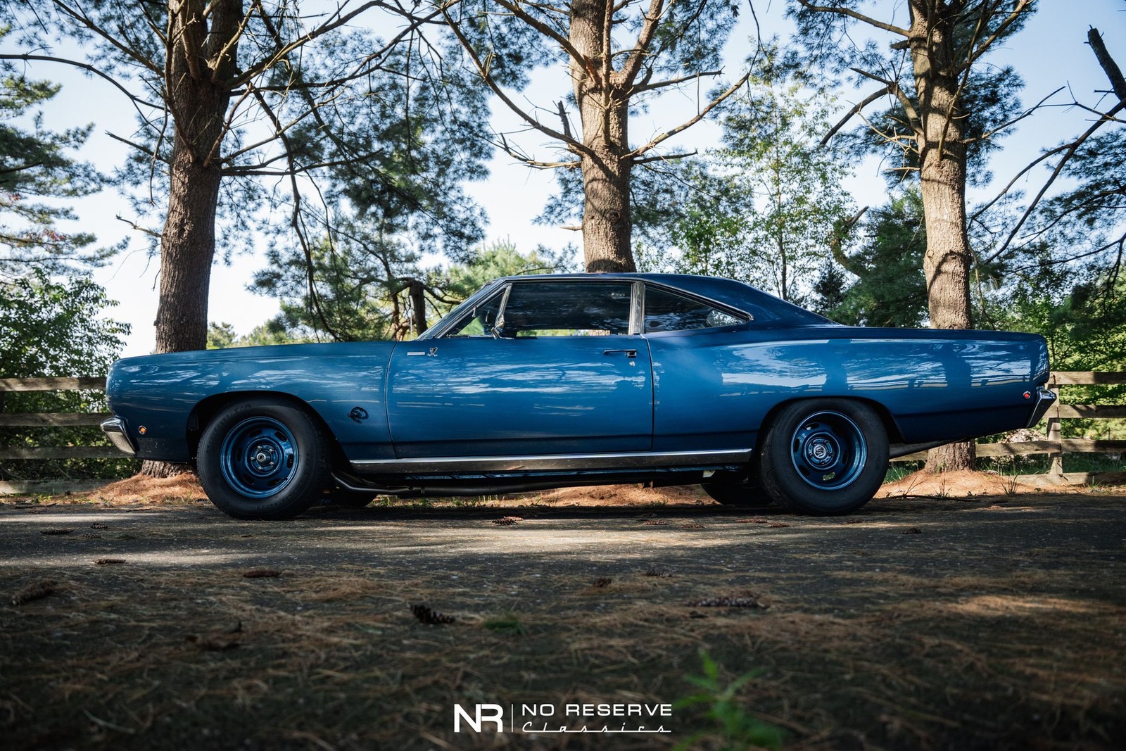 Plymouth-Road-Runner-1968-Coupe-13