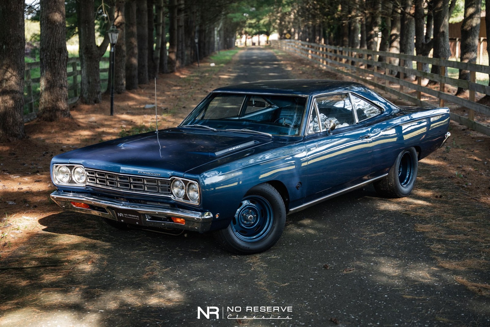Plymouth-Road-Runner-1968-Coupe-16