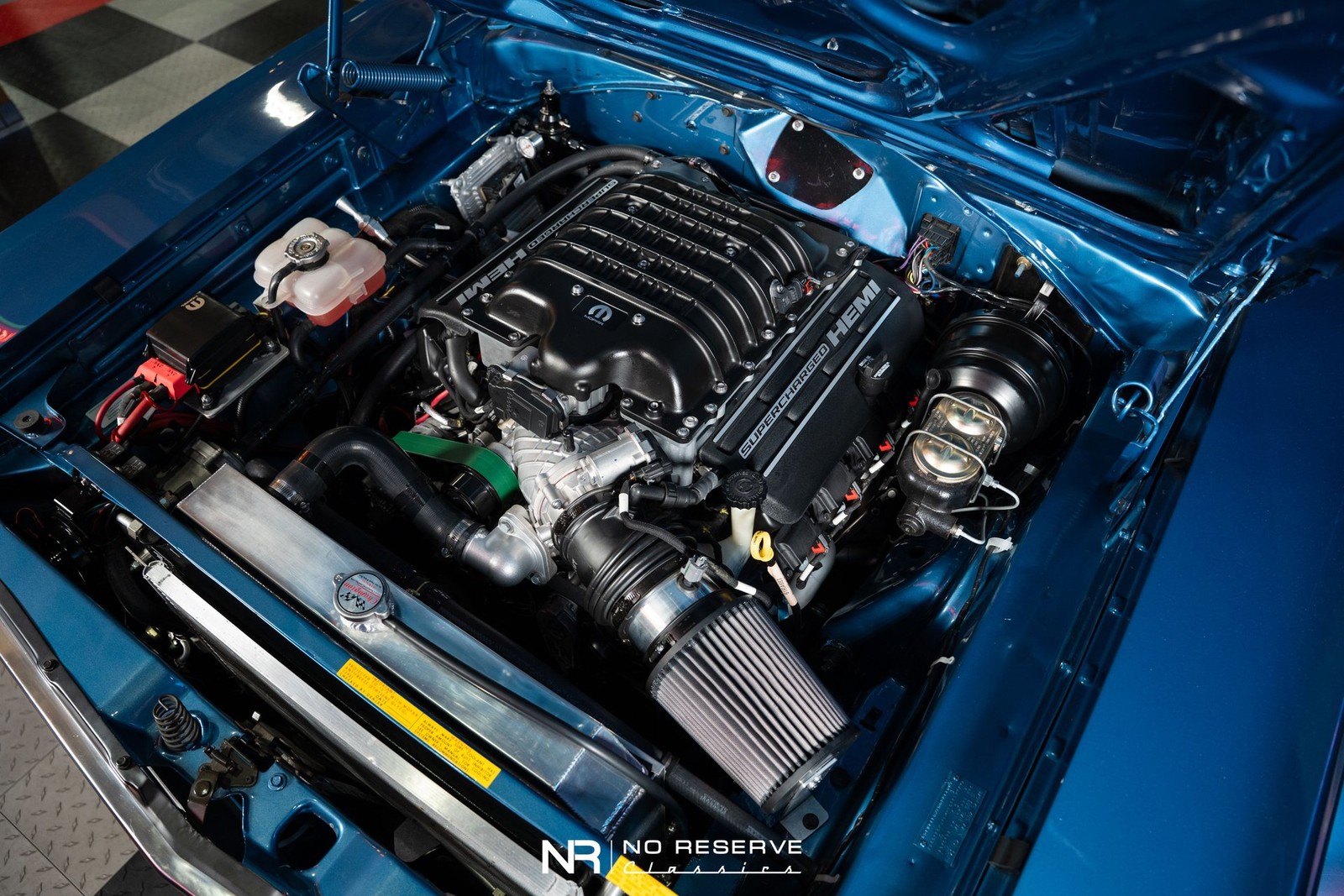 Plymouth-Road-Runner-1968-Coupe-2