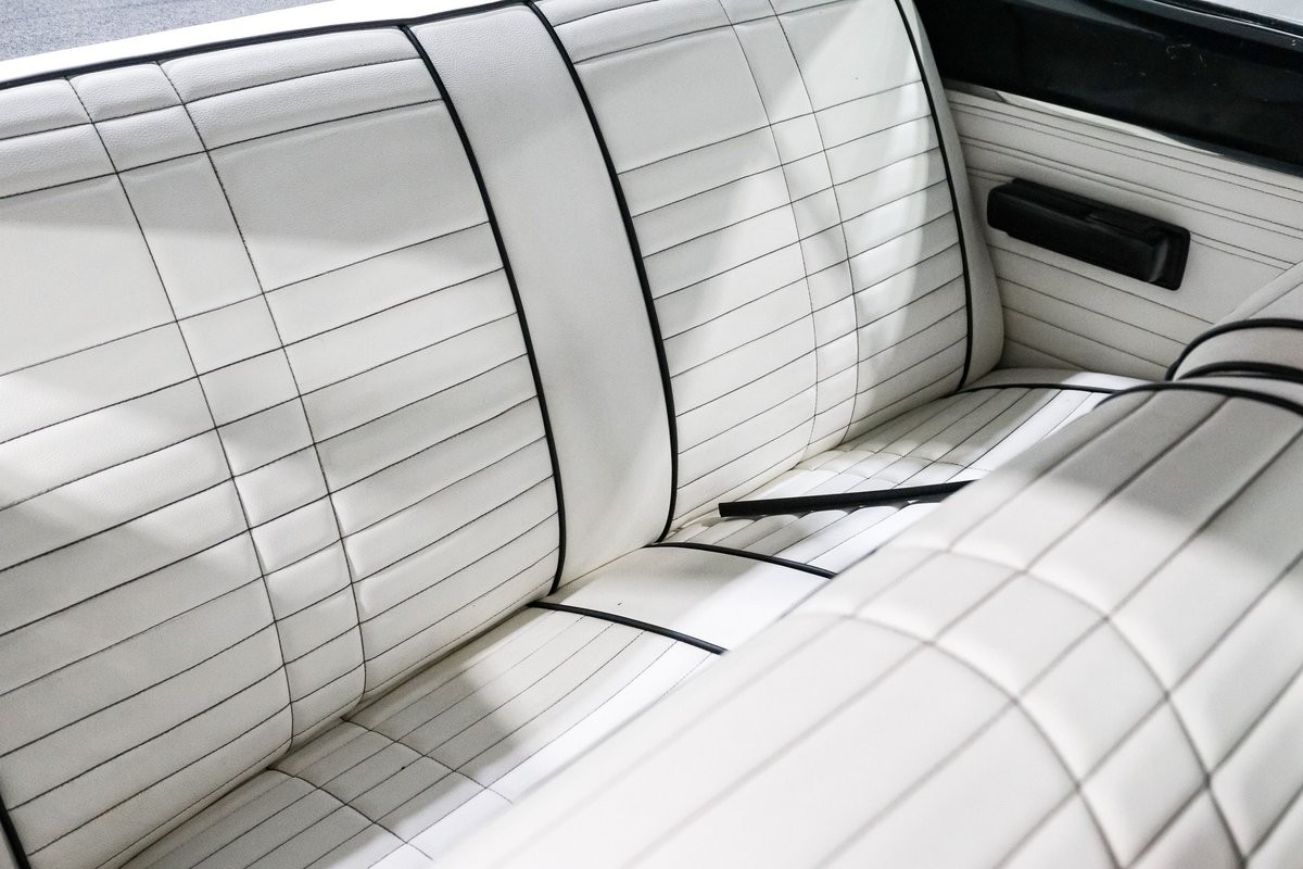 Plymouth-Road-Runner-1968-Coupe-21