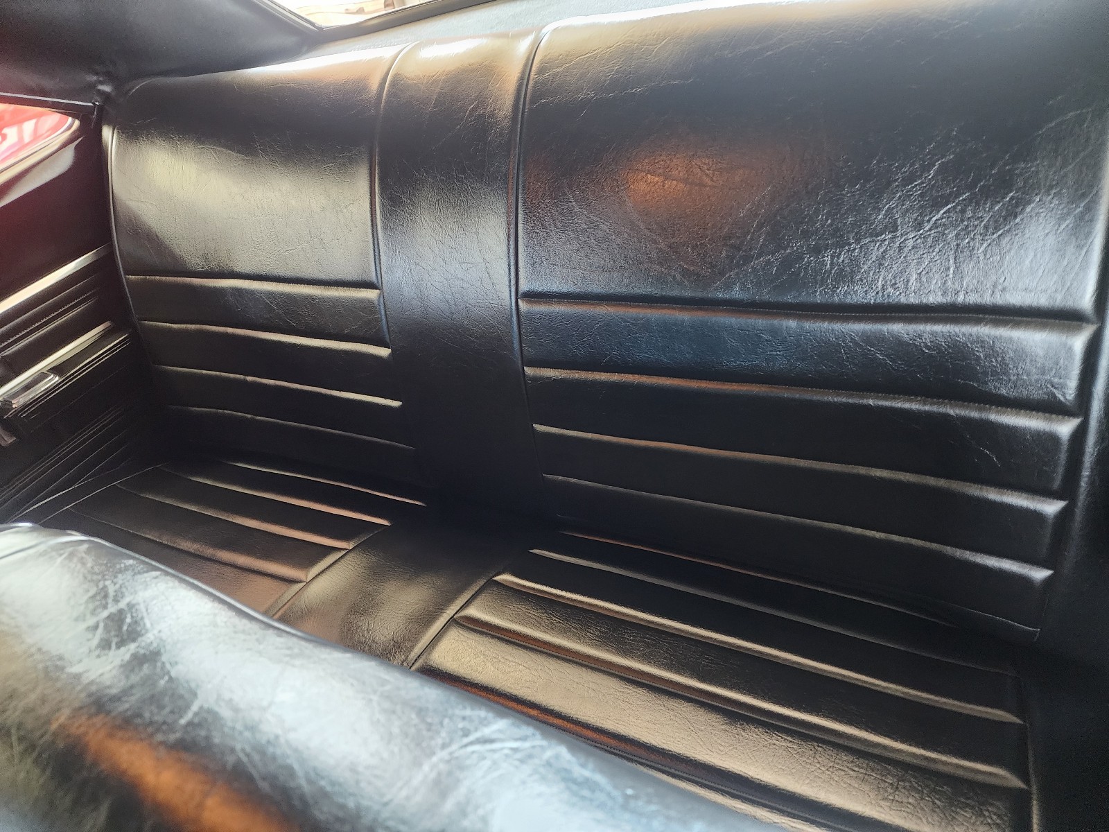 Plymouth-Road-Runner-1968-Sedan-19