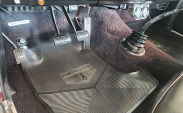 Plymouth-Road-Runner-1968-Sedan-28