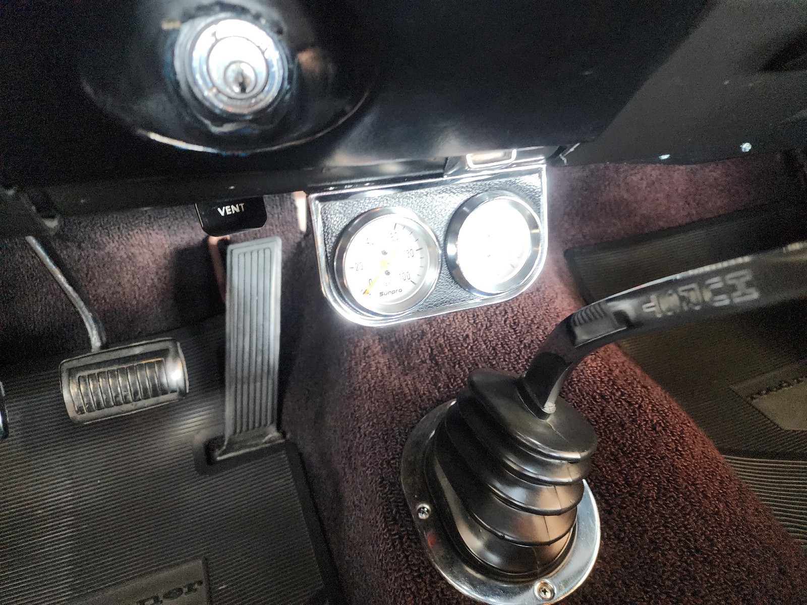 Plymouth-Road-Runner-1968-Sedan-32