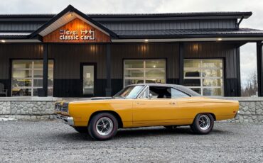 Plymouth-Road-Runner-1969-1