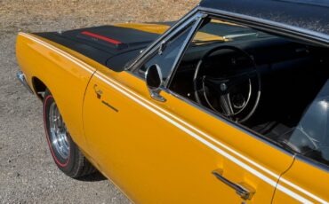 Plymouth-Road-Runner-1969-10