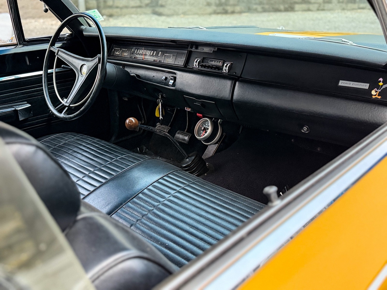 Plymouth-Road-Runner-1969-13