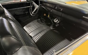 Plymouth-Road-Runner-1969-14