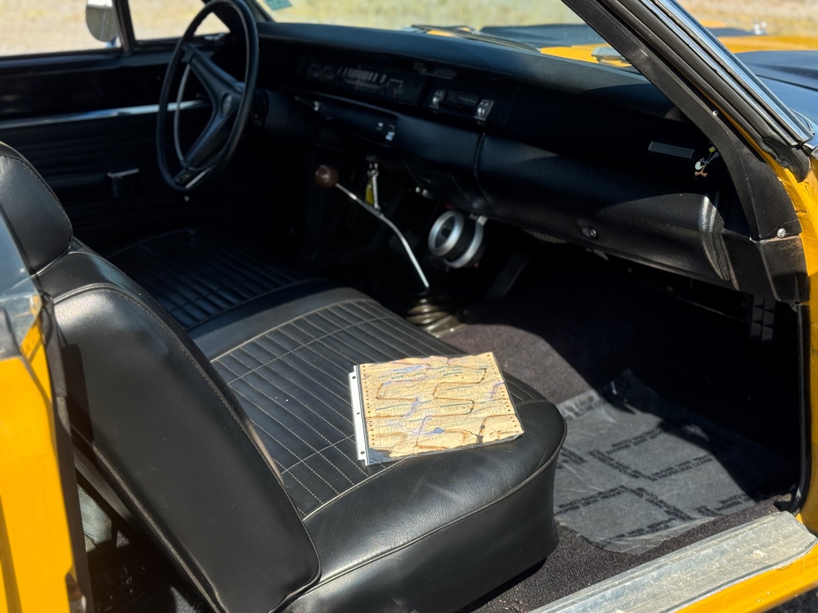 Plymouth-Road-Runner-1969-16