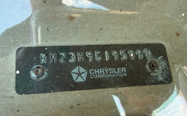 Plymouth-Road-Runner-1969-16