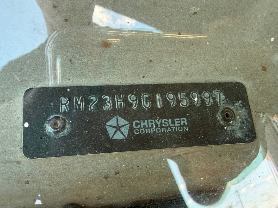 Plymouth-Road-Runner-1969-16