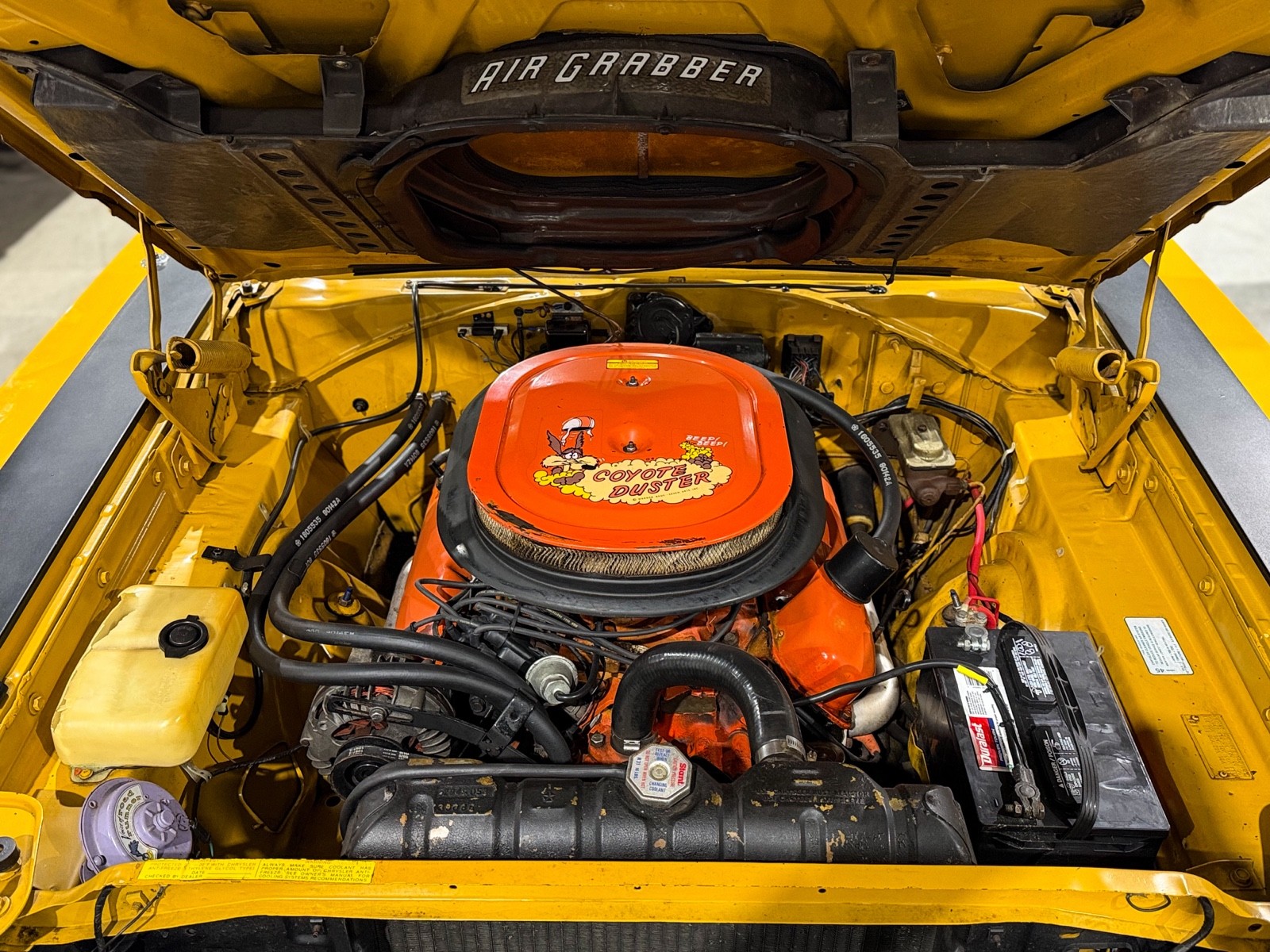 Plymouth-Road-Runner-1969-18