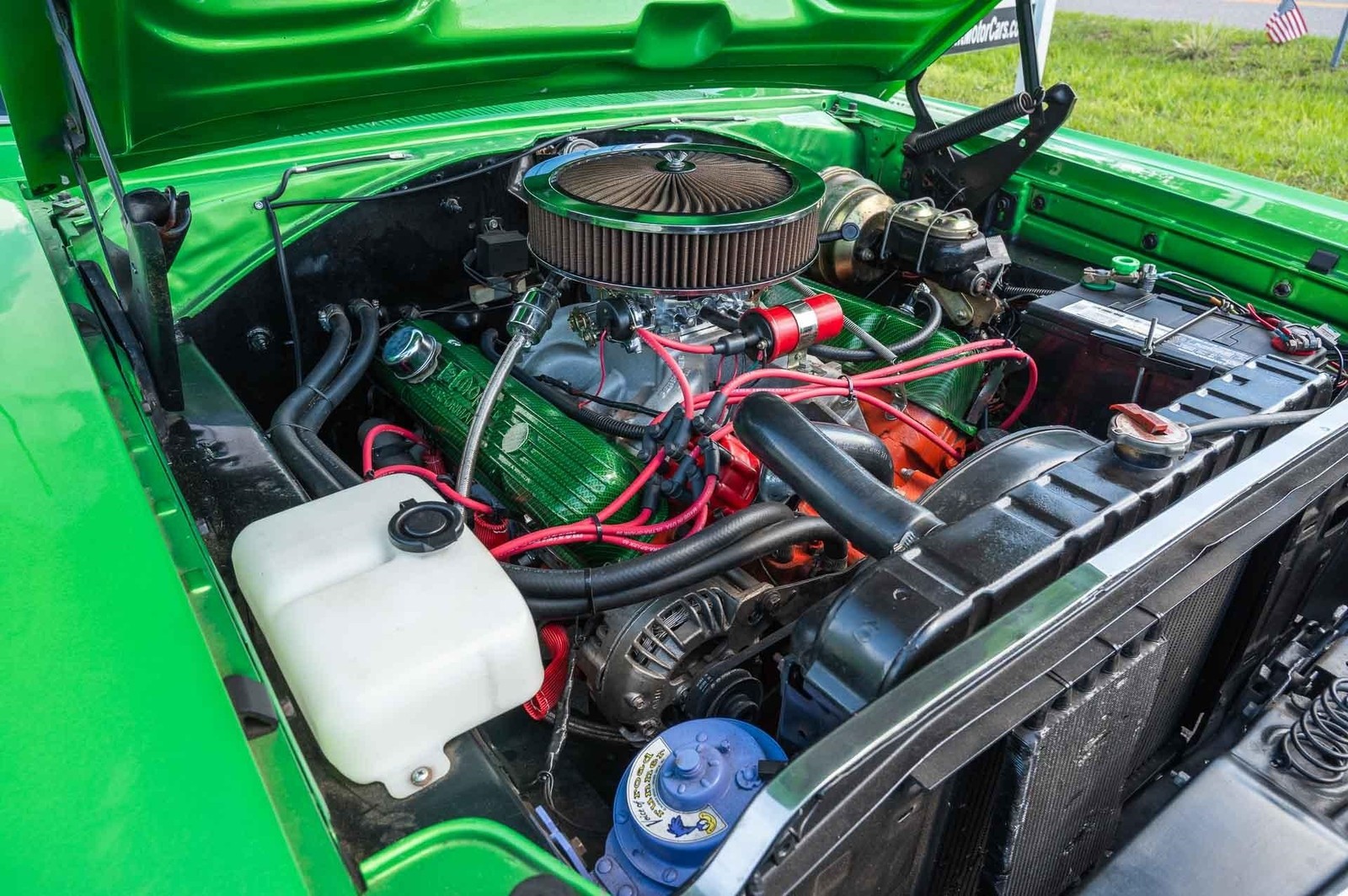 Plymouth-Road-Runner-1969-2-Door-12