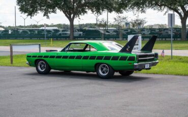 Plymouth-Road-Runner-1969-2-Door-14