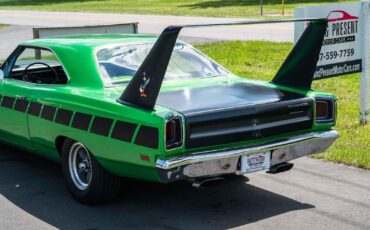 Plymouth-Road-Runner-1969-2-Door-15
