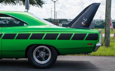 Plymouth-Road-Runner-1969-2-Door-17