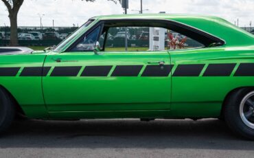 Plymouth-Road-Runner-1969-2-Door-18