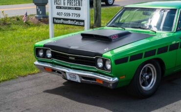 Plymouth-Road-Runner-1969-2-Door-20