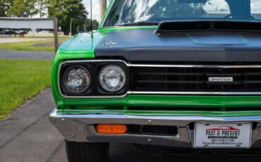 Plymouth-Road-Runner-1969-2-Door-24