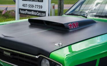 Plymouth-Road-Runner-1969-2-Door-26