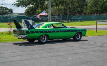 Plymouth-Road-Runner-1969-2-Door-28