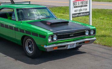 Plymouth-Road-Runner-1969-2-Door-30